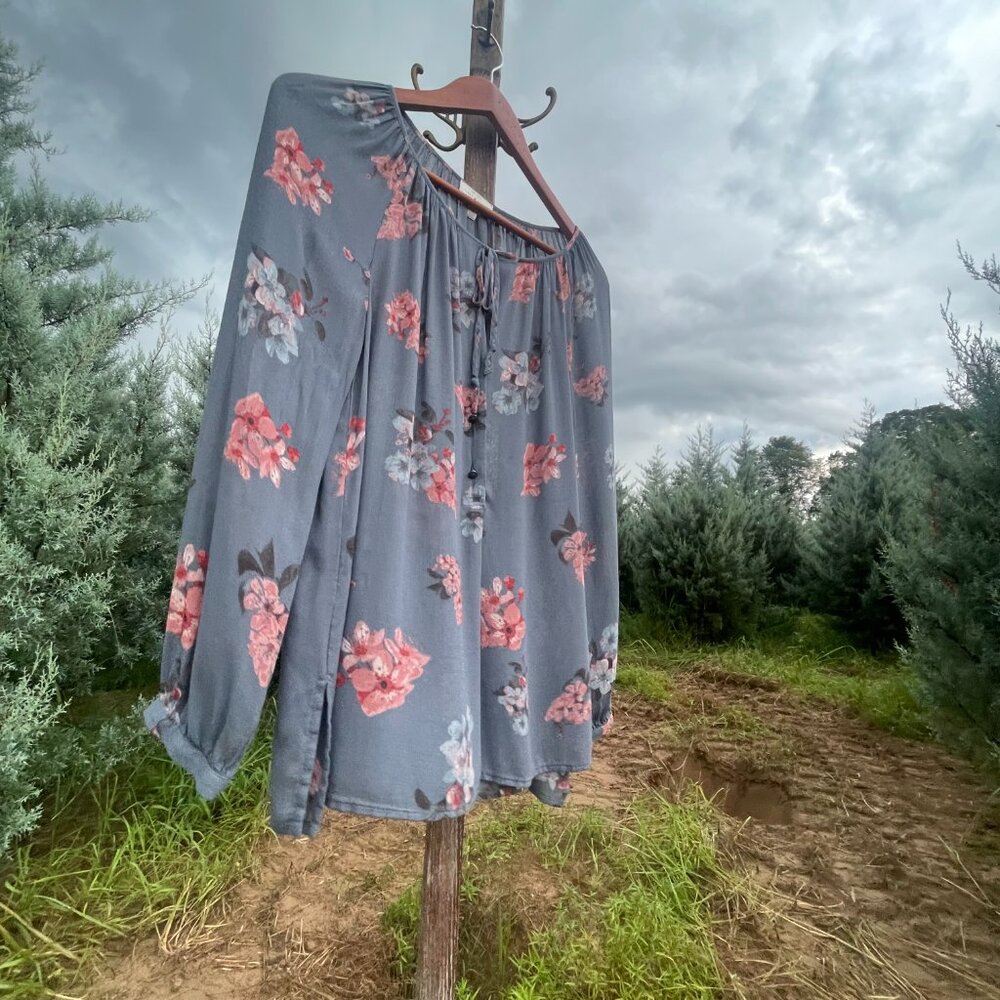 Women's Small Lucky Brand Grey Floral Long Sleeve Blouse - Picture 16 of 16